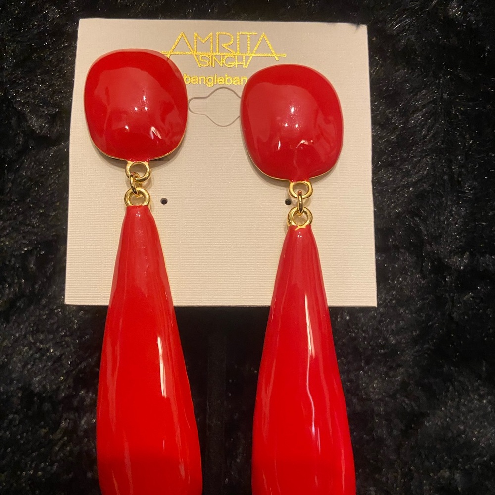 Amrita Singh red earrings